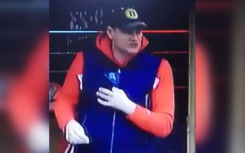 Полицейские Саранска ищут мужчину, укравшего дорогой виски из магазина