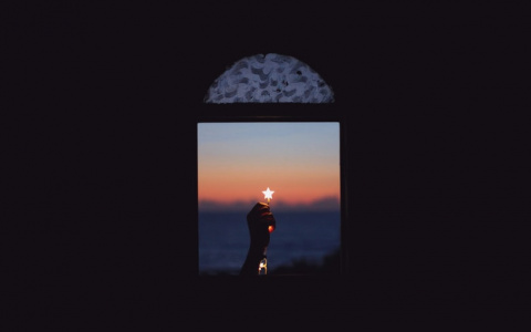 Плодотворный день у Близнецов, а Рыбам не стоит бояться трудностей: гороскоп на 14 мая для всех знаков