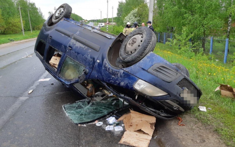 ДТП в Мордовии: «Ларгус» опрокинулся на крышу, уходят от столкновения