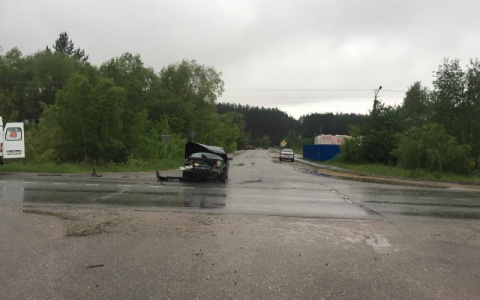 В Мордовии столкнулись «Опель» и «ВАЗ»: пострадали два человека