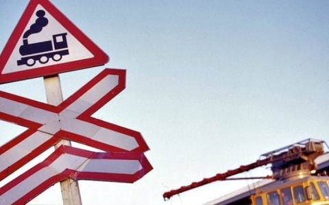 В Саранске мужчина застрял на железнодорожных путях на угнанной «ГАЗели»