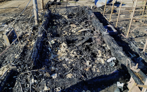 В пригороде Саранска в сгоревшей сторожевой будке нашли тело мужчины