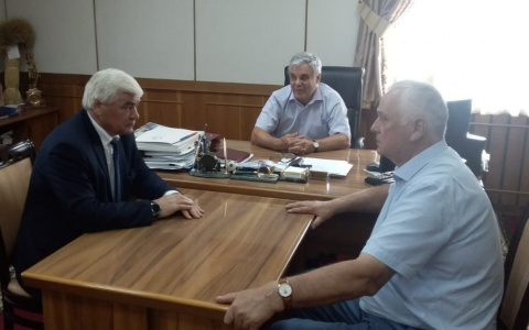 Председатель Госсобрания Мордовии Владимир Чибиркин и депутат Госдумы РФ Александр Воробьев обсудили вопросы развития сельского хозяйства региона