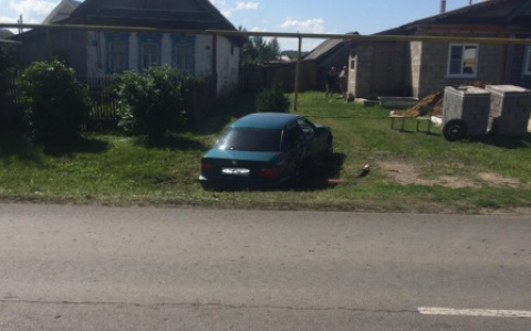 В Мордовии водитель иномарки «влетел» в чужой двор