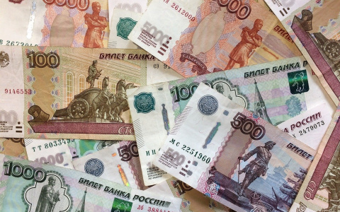 Мошенники оформили сразу два кредита на пожилую учительницу из Саранска