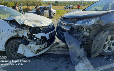 В Мордовии столкнулись две иномарки: пострадал восьмилетний пассажир