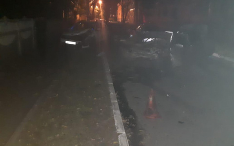 Пьян, лишен прав: В Саранске водитель «ВАЗа» устроил тройное ДТП