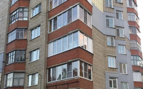 Годовалый малыш выпал из окна шестого этажа в Саранске и чудом остался жив