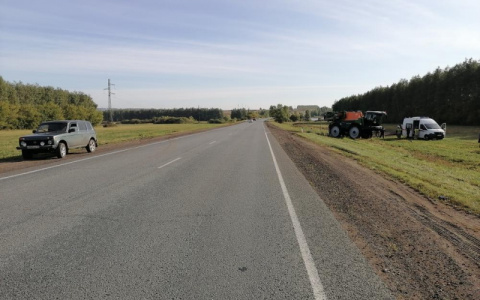 На трассе в Мордовии столкнулись «Форд» и комбайн