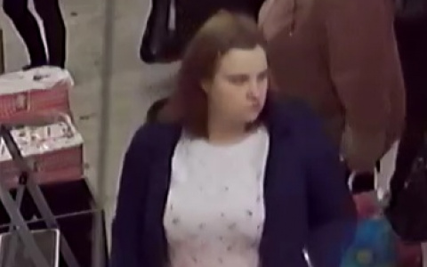 Полицейские Саранска ищут девушку, укравшую кошелек