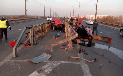 В ДТП в Саранске авто разорвало на две части: водитель погиб, пассажирка в больнице (ФОТО)