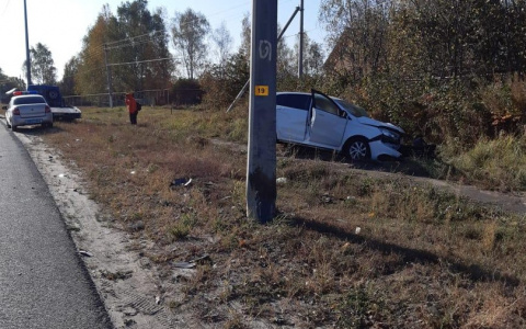 На трассе в Мордовии невнимательный водитель врезался в столб: есть пострадавшие