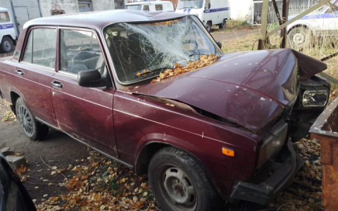 Житель Мордовии угнал машину, чтобы забрать жену домой: на обратном пути они попали в ДТП