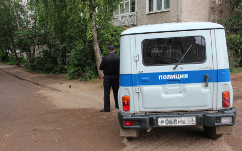 Житель Саранска приревновал возлюбленную к водителю такси и угнал его автомобиль