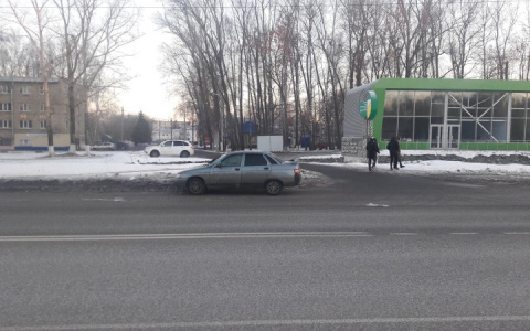 В пригороде Саранска водитель «ВАЗа» сбил пешехода-нарушительницу