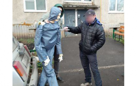 Житель Мордовии пытался зарезать девушку и парня, который заступился за нее