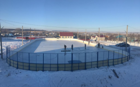 Большеигнатовский район: хоккейный корт к зимним каникулам готов