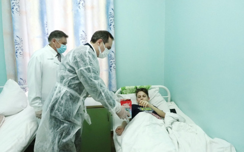 Врио Главы Мордовии Артем Здунов подарил подарки пациентам детской больницы