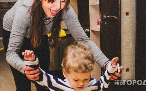 В России изменилась система выплат семьям с детьми