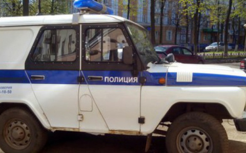 В Мордовии мужчина набросился с кулаками на полицейского