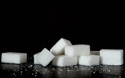 Эксперты предупредили россиян о дефиците сахара