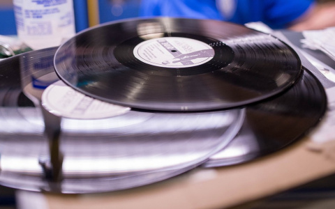 Коллекционера виниловых пластинок и редких проигрывателей обокрали в Саранске