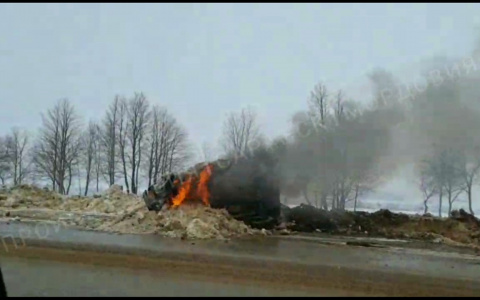 В Мордовии после жесткого ДТП загорелась иномарка, есть пострадавший