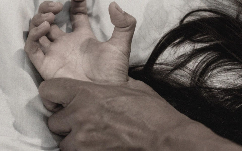 В Саранске задержали мужчину, который изнасиловал свою падчерицу