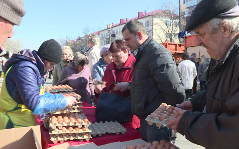 В Рузаевке во время предпасхальной ярмарки продали около 200 тыс. яиц