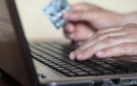 Пенсионерку из Мордовии обманул мошенник при продаже инвалидного кресла