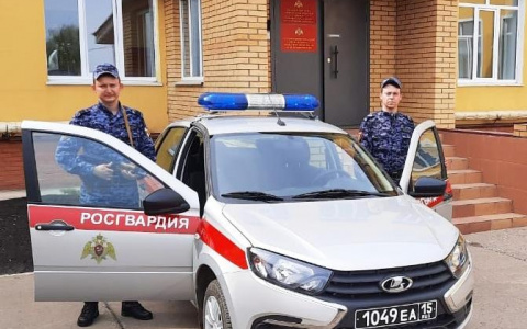 Бойцы Росгвардии помогли устранить пожар в Николаевке