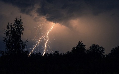 9 июня местами по Республике Мордовия ожидается гроза, пройдет сильный ливень