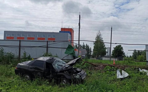 В Пролетарском районе Саранска пьяный водитель врезался в забор и съехал в кювет