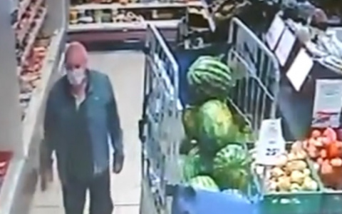 В Саранске ищут мужчину, который год назад украл терминал из супермаркета