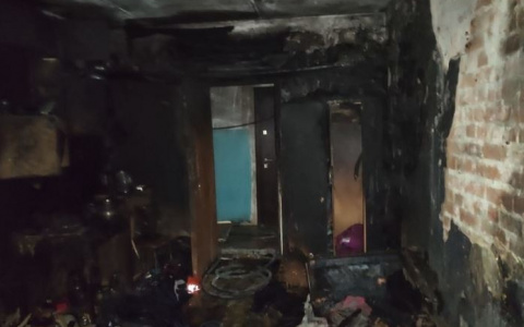 Один человек погиб, 15 эвакуировано в результате пожара в многоэтажке Саранска на Кошевого