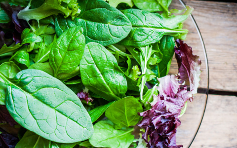 Россельхозбанк: к 2030 году сторонники здорового питания будут съедать до 11 кг зелени и салатов в год