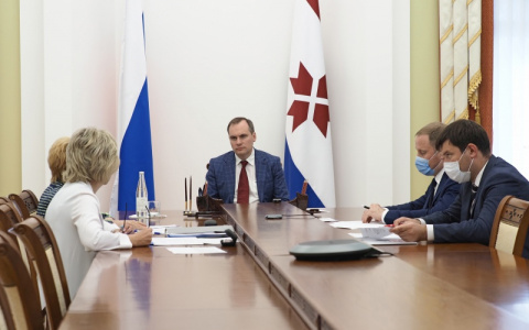 Врио Главы Мордовии провел совещание по обеспечению жильем детей-сирот