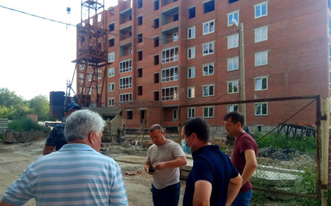 В Саранске по нацпроекту строится дом на Серадзской для переселенцев из аварийного жилья
