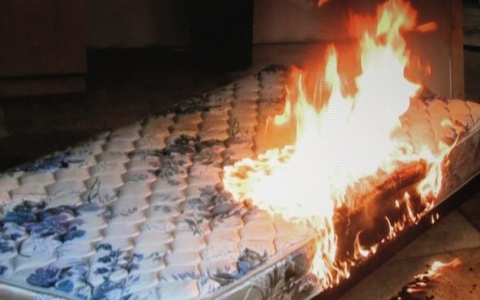 В Октябрьском районе Саранска тушили матрас, сброшенный в шахту мусоропровода