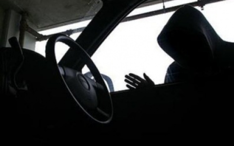 34-летний житель Мордовии украл у влюбленной подруги "Ладу-Приору"