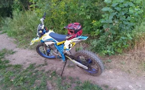 В Рузаевке 14-летний подросток без прав пострадал при падении с мотоцикла