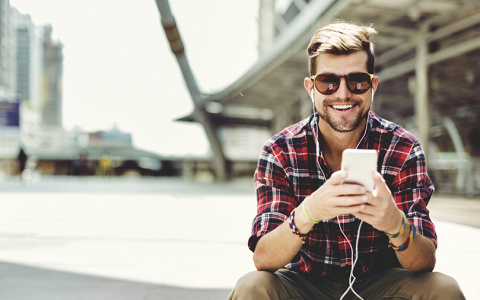 МегаФон предложил абонентам бесплатную годовую подписку на Apple Music