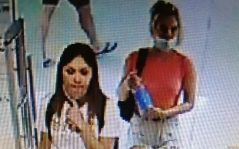 В Саранске ищут девушек, укравших детские колготки из магазина на Гагарина