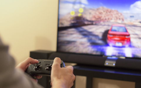 Житель Саранска во время покупки игровой приставки по интернету лишился 42 тыс. рублей