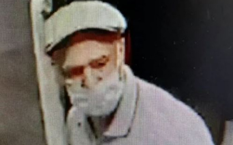 В Саранске объявили в розыск мужчину, укравшего женские брюки в магазине на Гагарина