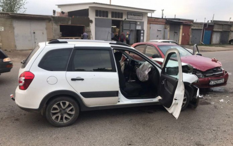 В Саранске 60-летний водитель «Гранты» пострадал в аварии с иномаркой