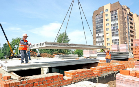 Владимир Сидоров оценил ход строительства детсада на улице Кирова в Саранске