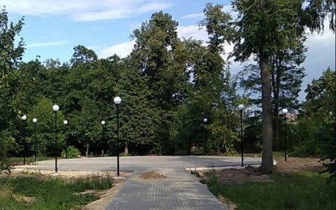 Жителей села Ельники попросили не посещать парк