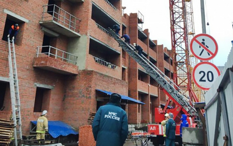 Супругу жительницы Саранска, погибшей при обрушении лестницы, выплатили 1 млн рублей