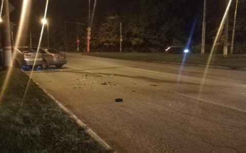 Две девушки и ребенок пострадали в результате столкновения легковушек в Саранске